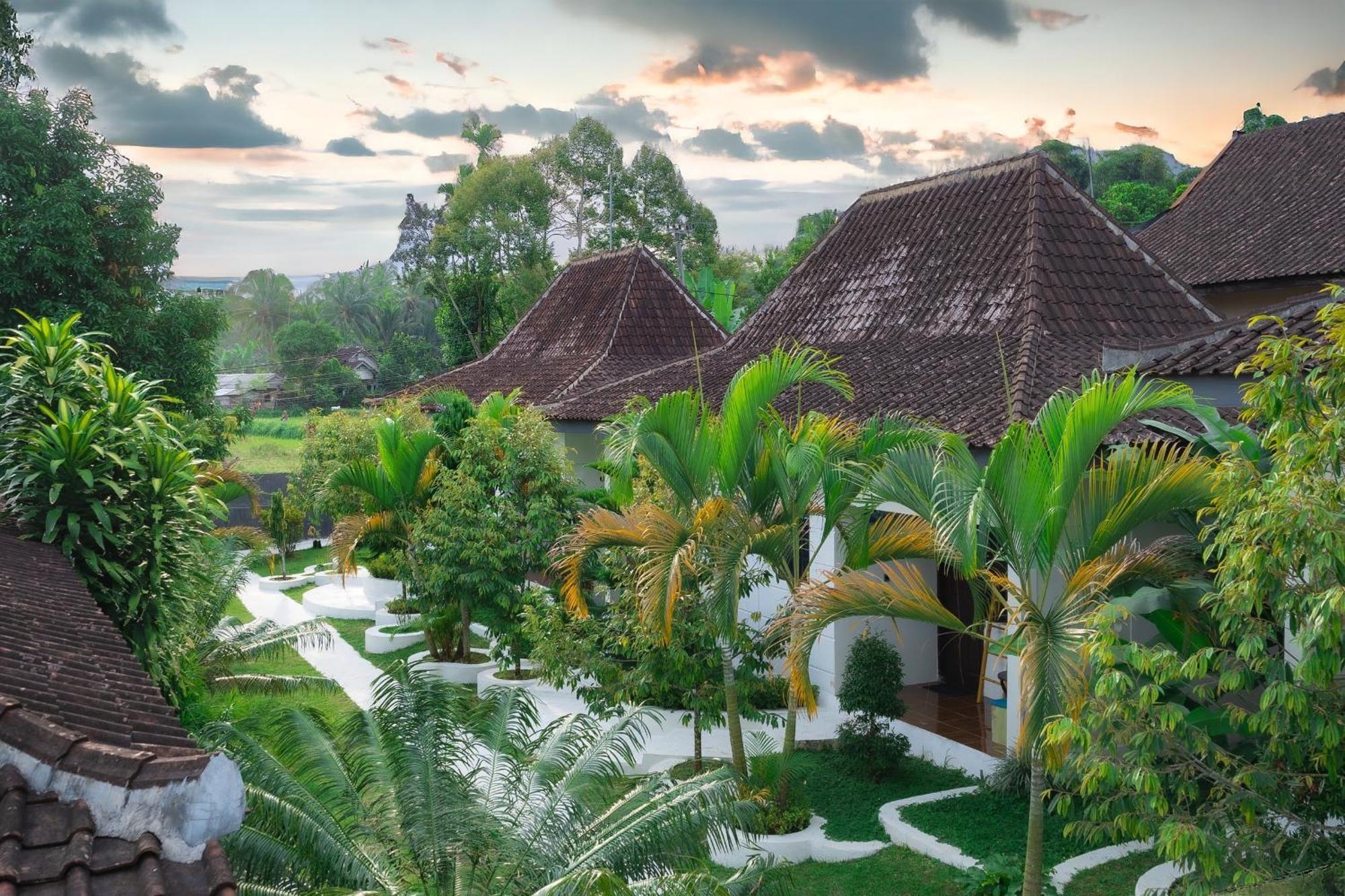 Nirvana Hotel Resort Tetebatu Esterno foto